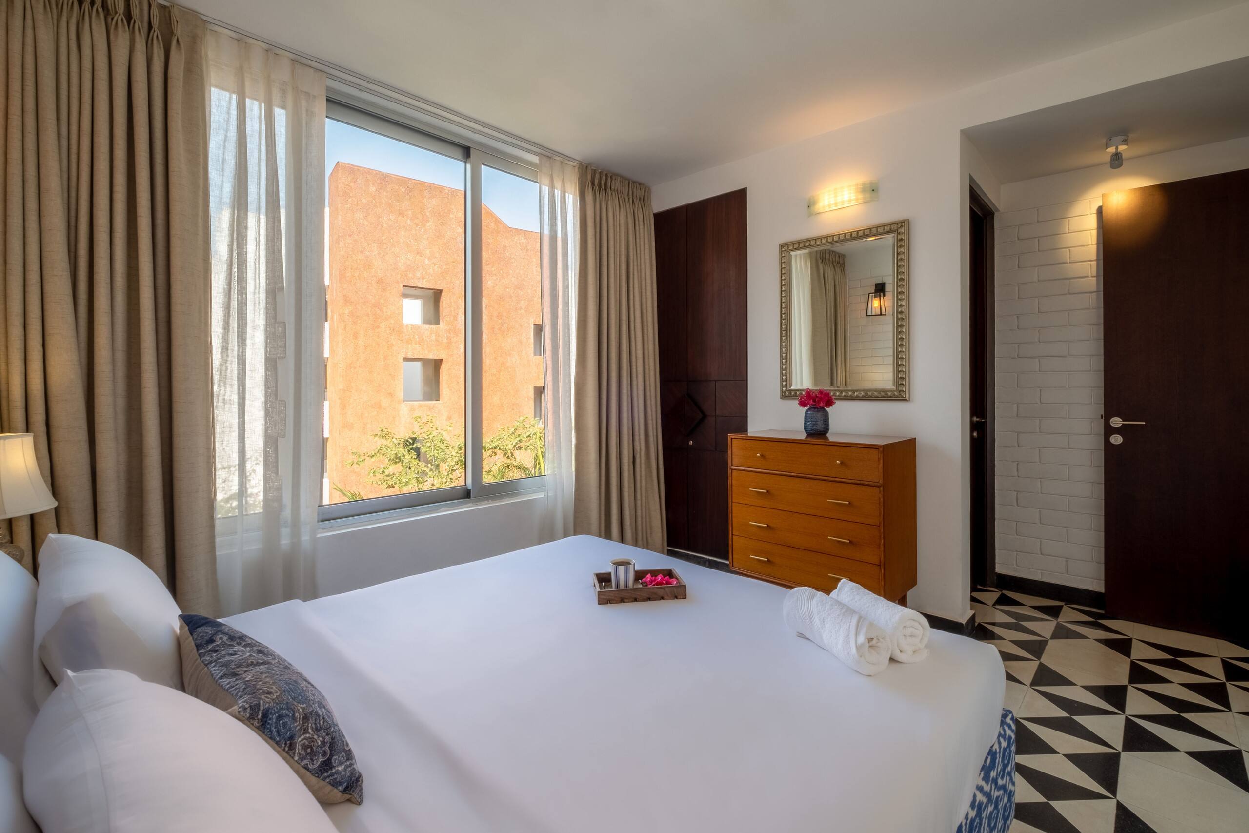 ElArbol |Minimalist 2bhk |Pvt Balcony |AC 16