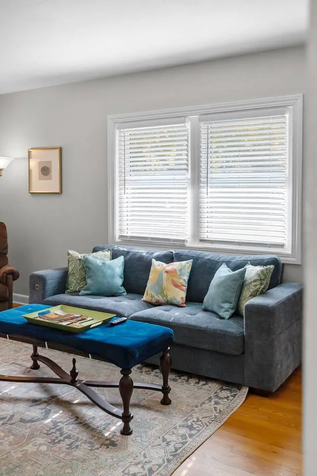 Comfy 3BR Sleeps 7 • Mins to DT • Lambeau 25 min — photo 2