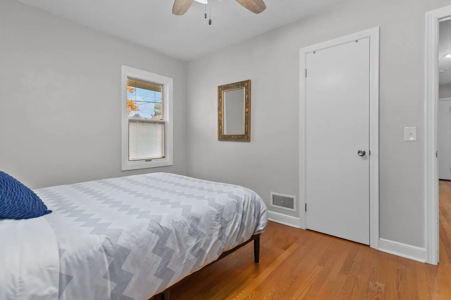 Comfy 3BR Sleeps 7 • Mins to DT • Lambeau 25 min — photo 5