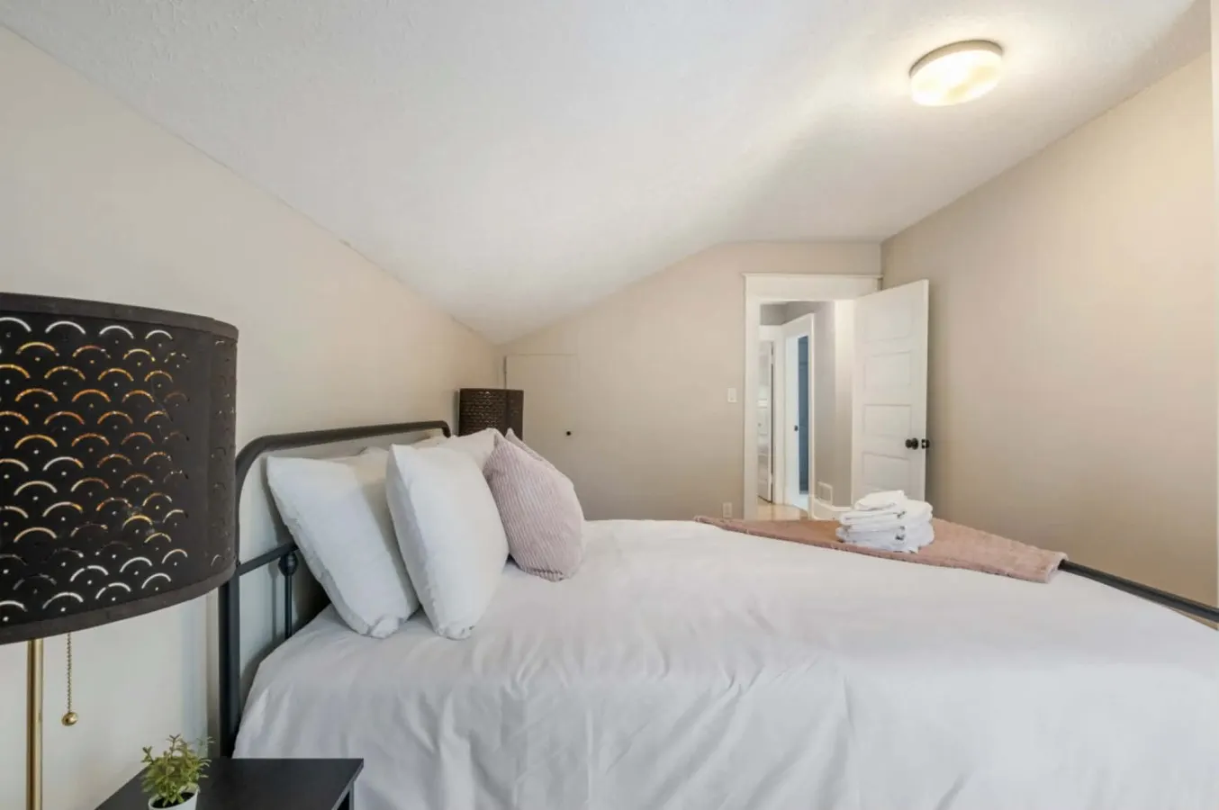 3-Bedroom Stay near Hospitals 12