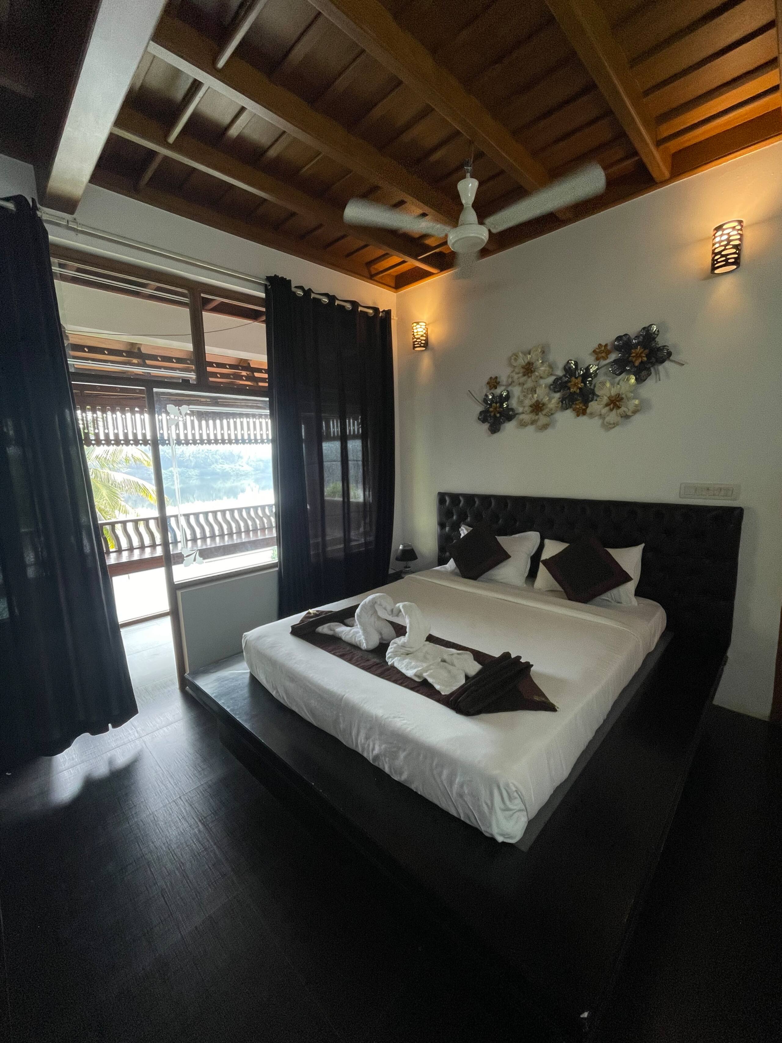 Joys paradise, 2 BHK river front villa ! 3