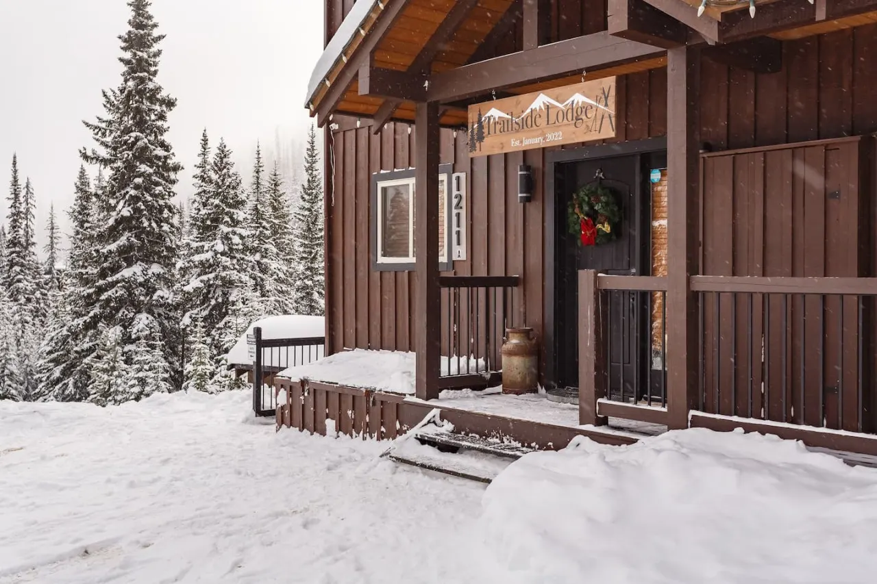 Apex Mountain ~ Trailside Lodge ~ BC Reg#PM813252224 9