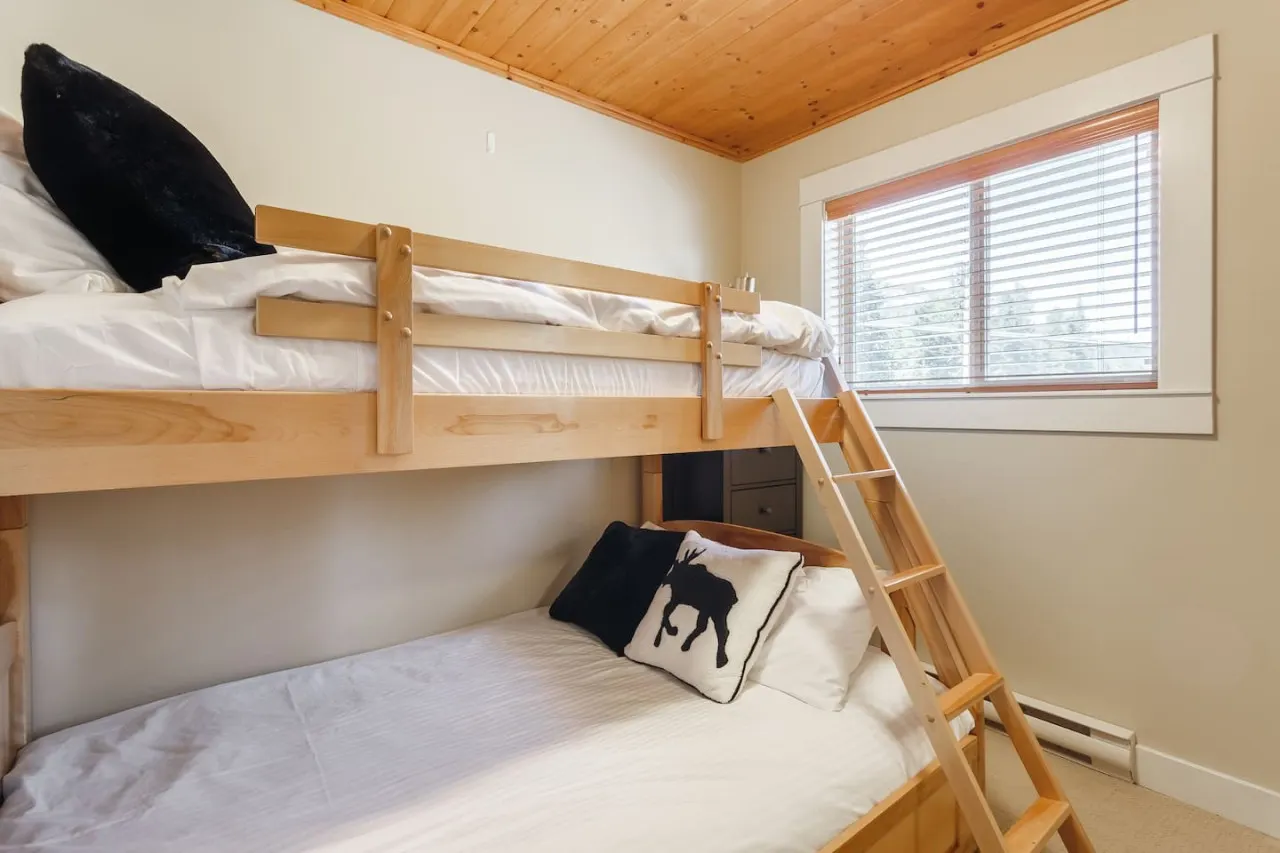 Apex Mountain ~ Trailside Lodge ~ BC Reg#PM813252224 14
