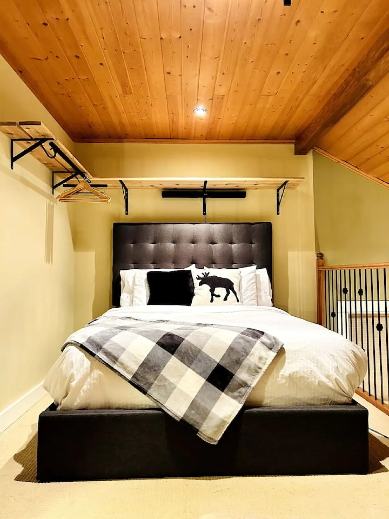Apex Mountain ~ Trailside Lodge ~ BC Reg#PM813252224 15