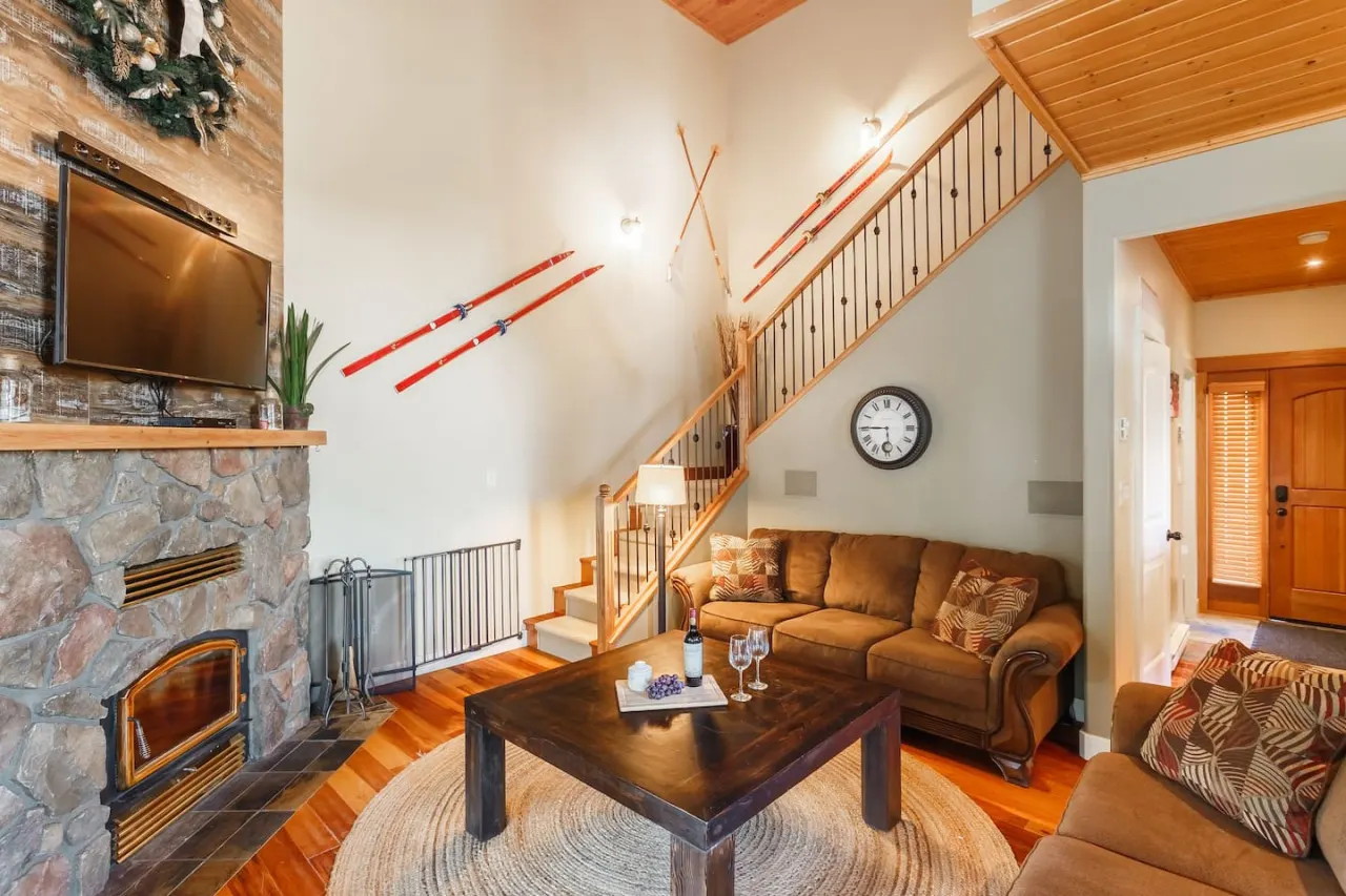 Apex Mountain ~ Trailside Lodge ~ BC Reg#PM813252224 16