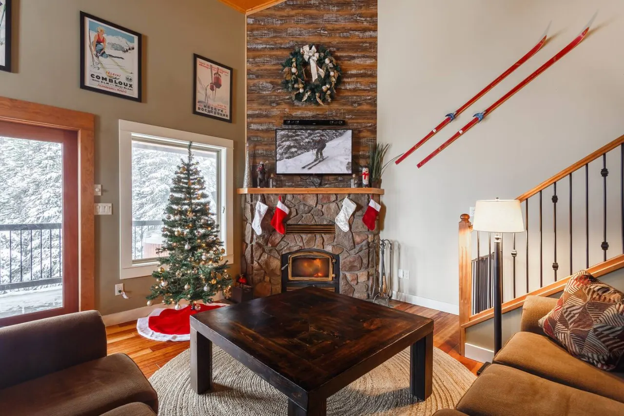 Apex Mountain ~ Trailside Lodge ~ BC Reg#PM813252224 4
