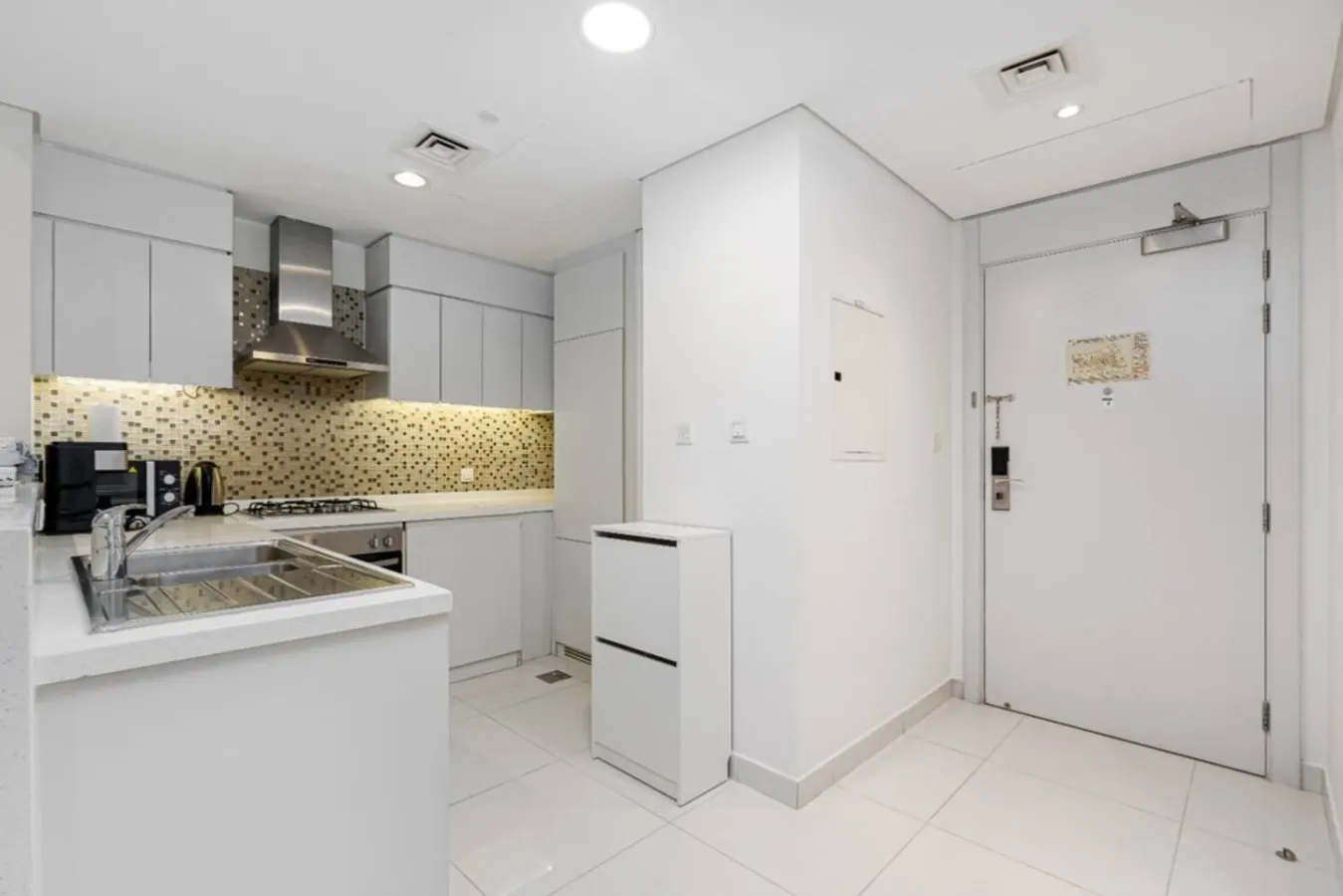 2 BR Near Dubai Mall - Infinity Pool - Damac Voleo 9