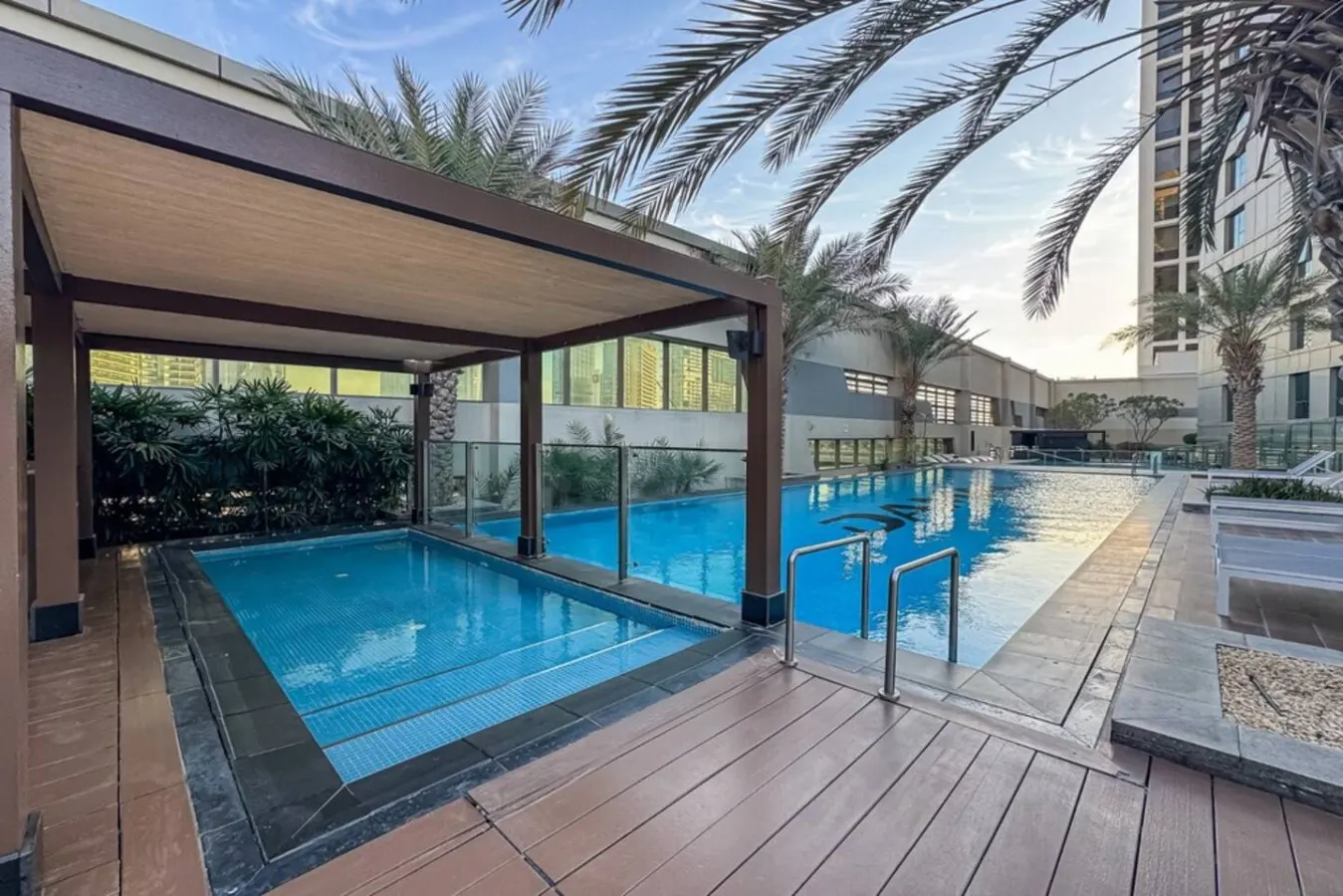 2 BR Near Dubai Mall - Infinity Pool - Damac Voleo 6