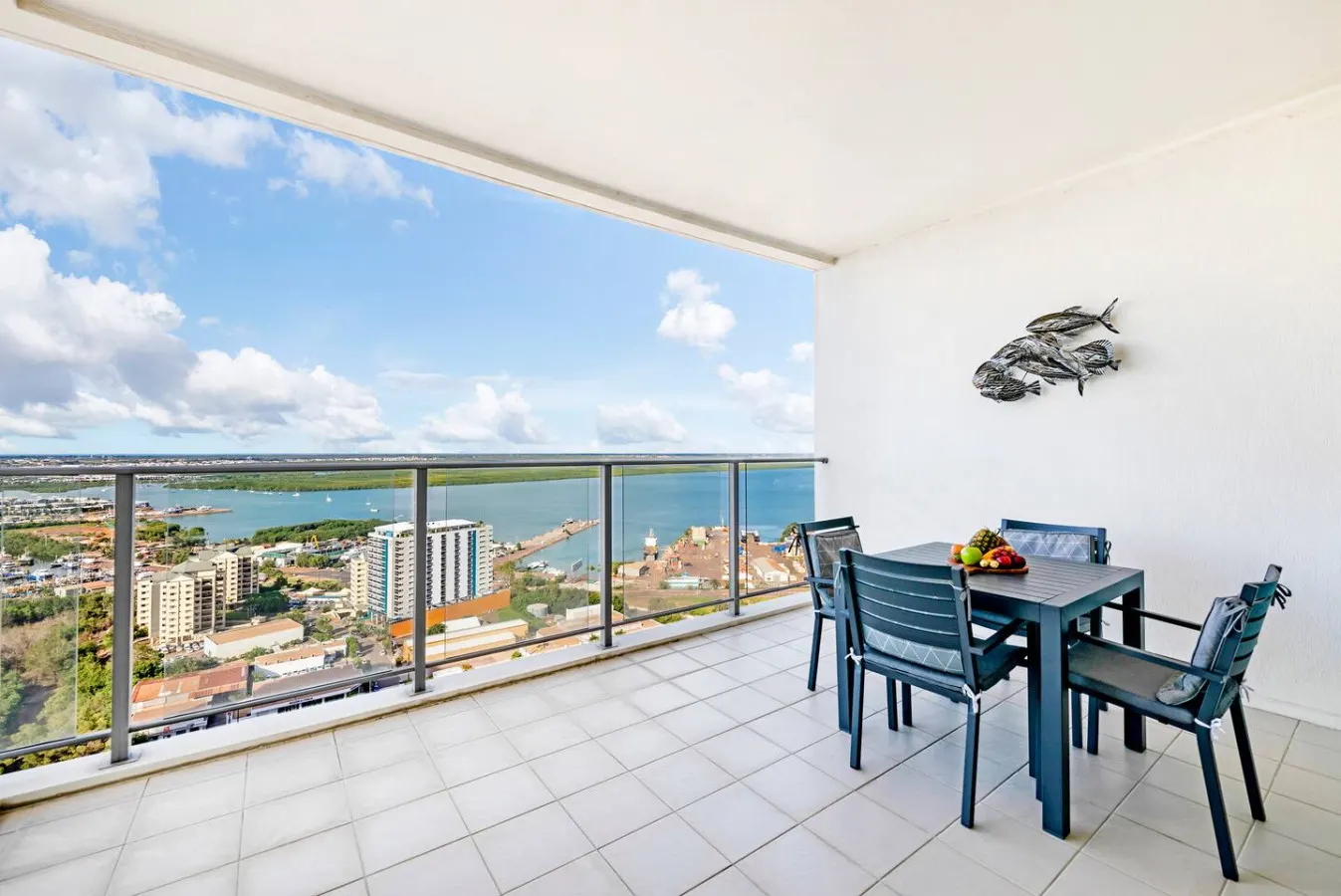 Seaview Haven: Ocean Vistas ~ Gym ~ Pool ~ Parking — photo 2