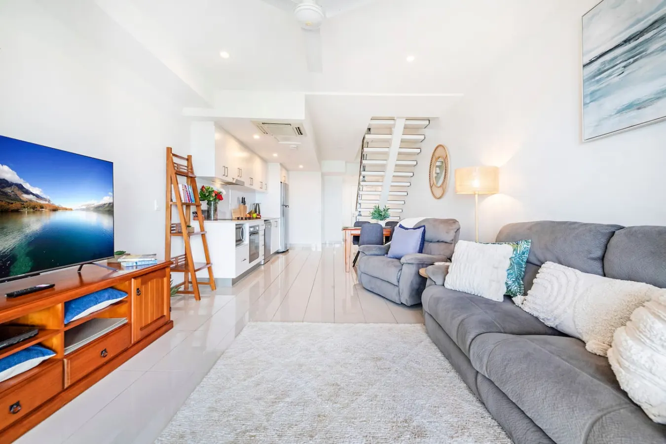 Seaview Haven: Ocean Vistas ~ Gym ~ Pool ~ Parking 7