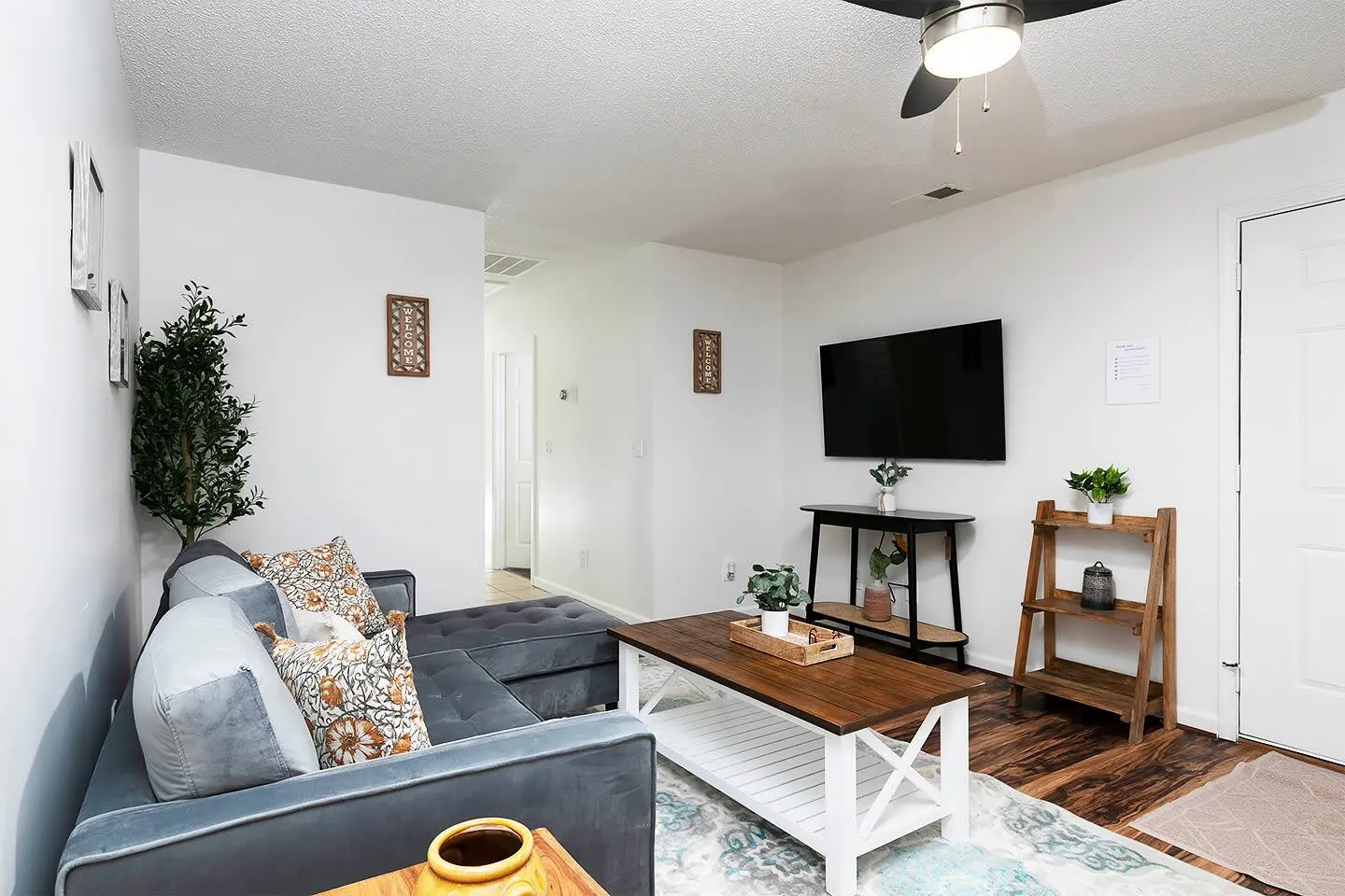 Charming 3 Bed 2 Bath Renovated Farmhouse — photo 3