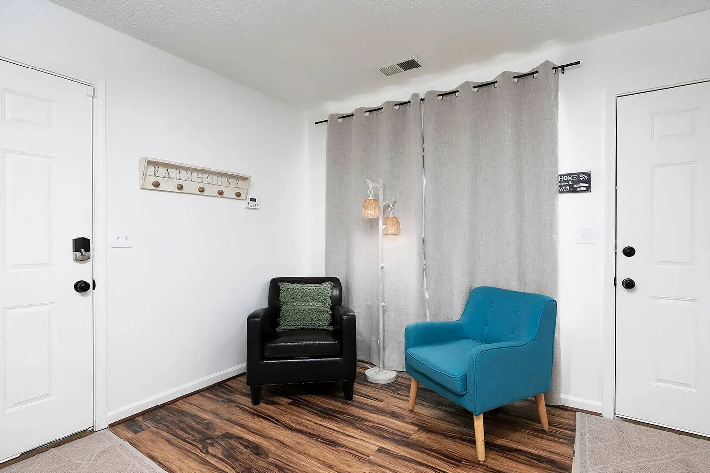 Charming 3 Bed 2 Bath Renovated Farmhouse — photo 5