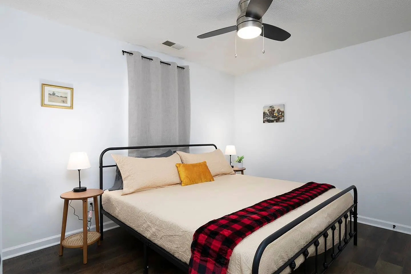 Charming 3 Bed 2 Bath Renovated Farmhouse 8