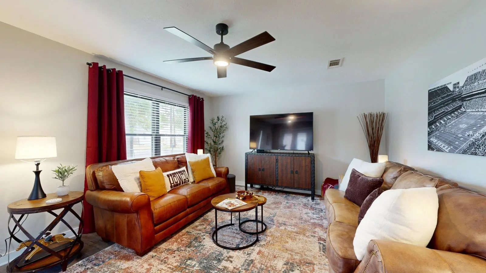 *NEW* Hullabaloo Hangout - 1.1 miles to Kyle Field! — photo 2