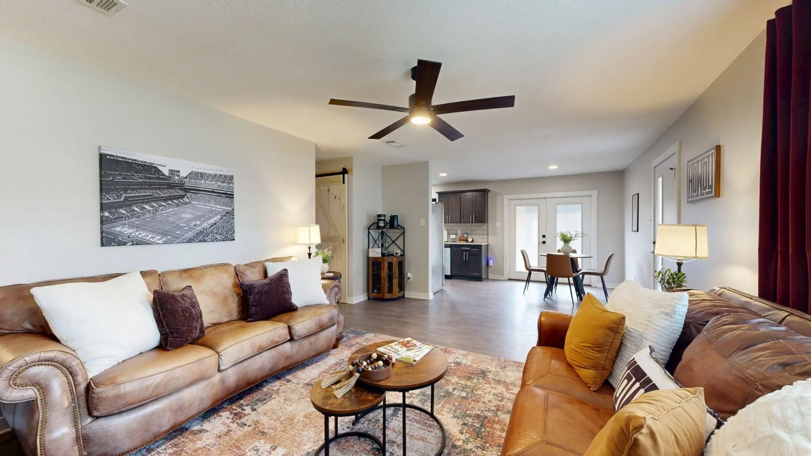 *NEW* Hullabaloo Hangout - 1.1 miles to Kyle Field! 10