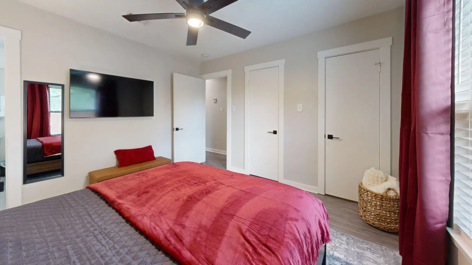 *NEW* Hullabaloo Hangout - 1.1 miles to Kyle Field! 14