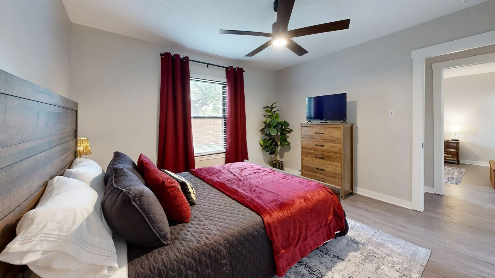 *NEW* Hullabaloo Hangout - 1.1 miles to Kyle Field! 17