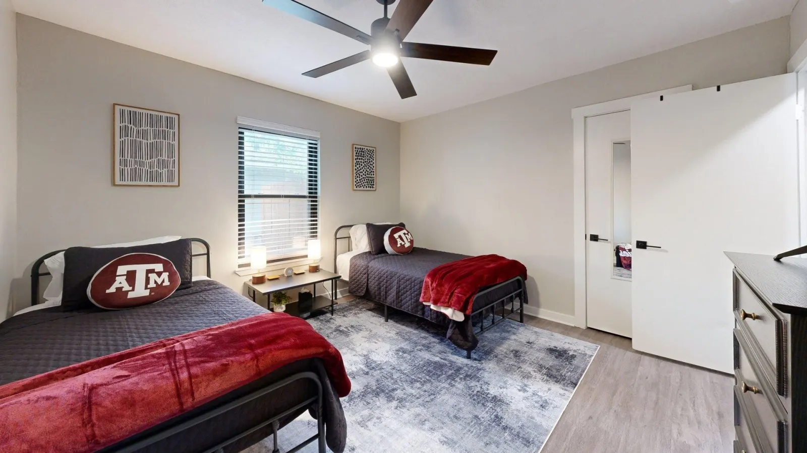 *NEW* Hullabaloo Hangout - 1.1 miles to Kyle Field! 20