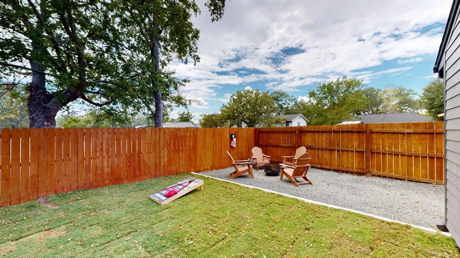 *NEW* Hullabaloo Hangout - 1.1 miles to Kyle Field! 6