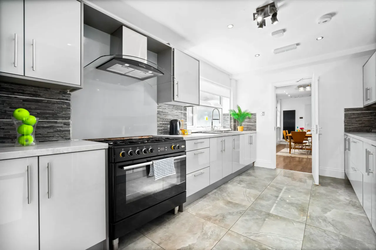 Edgbaston Townhouse - 6 Bedrooms -Parking -Terrace 15