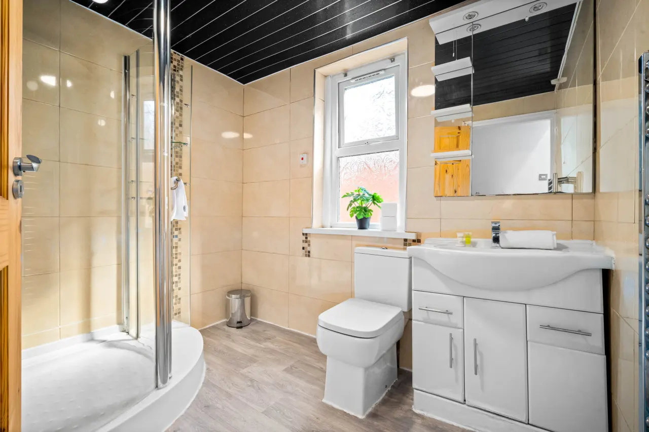 Edgbaston Townhouse - 6 Bedrooms -Parking -Terrace 20