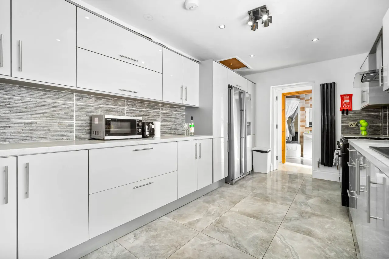 Edgbaston Townhouse - 6 Bedrooms -Parking -Terrace — photo 4