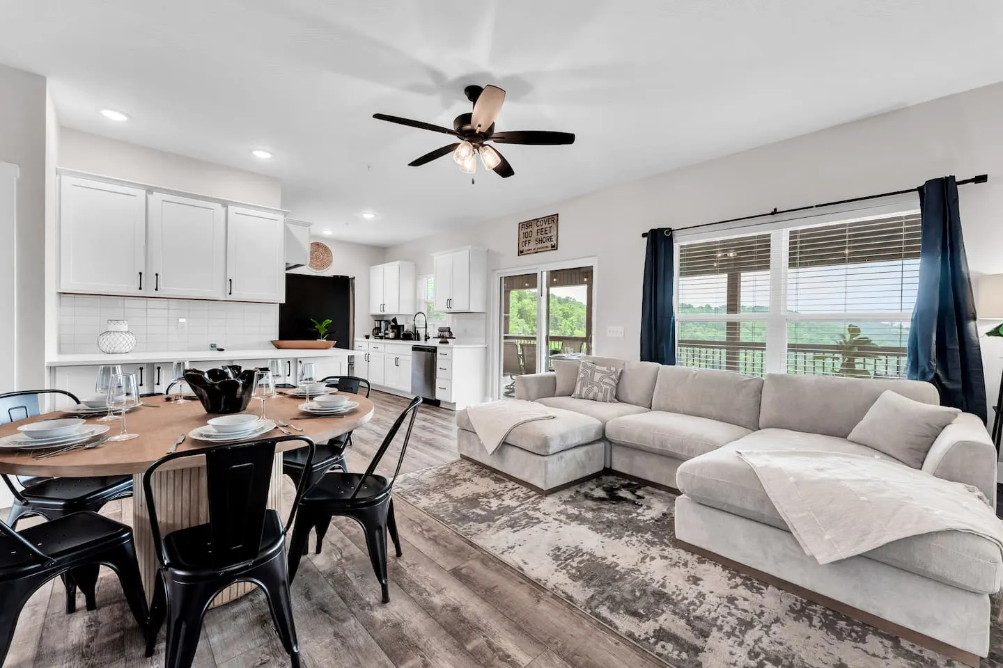 Lake Views, Pools/Outdoor Fireplace/TV and Hot Tub 17