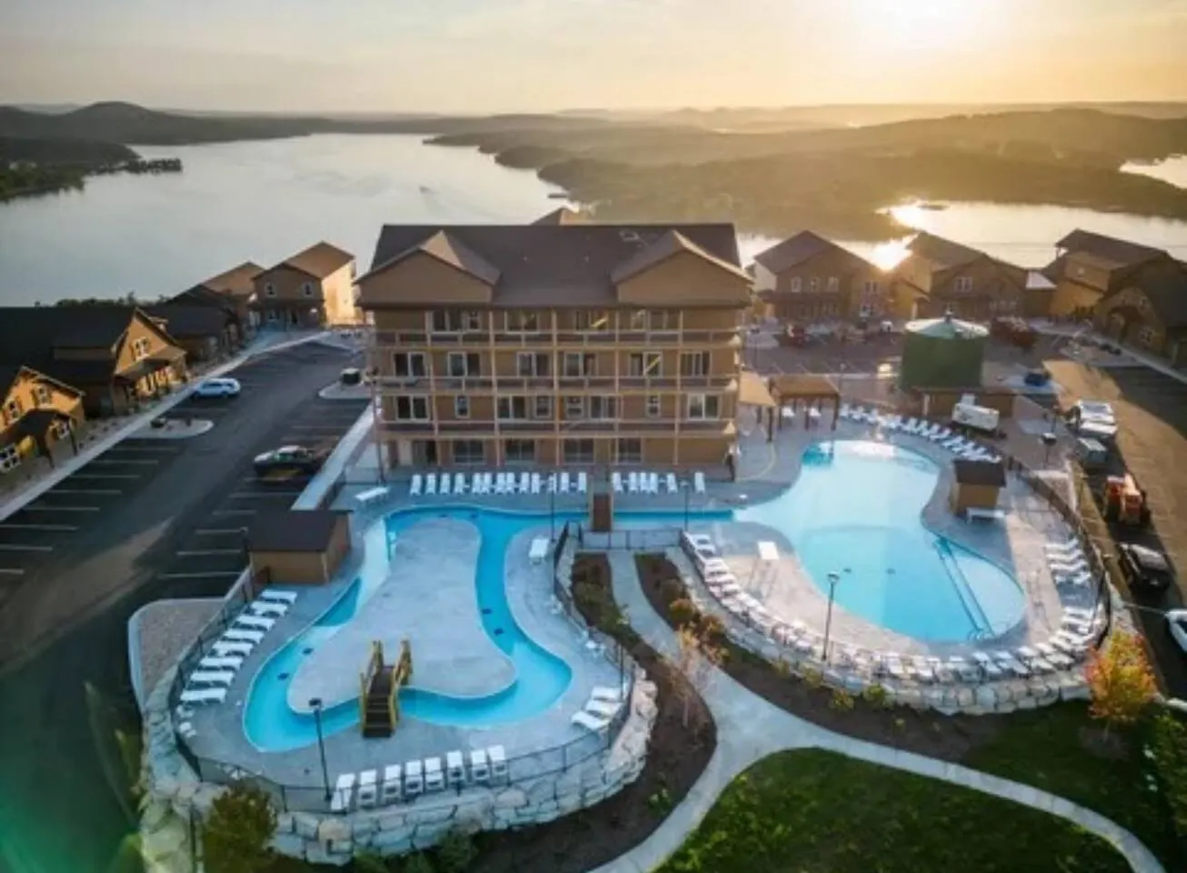 Lake Views, Pools/Outdoor Fireplace/TV and Hot Tub 6