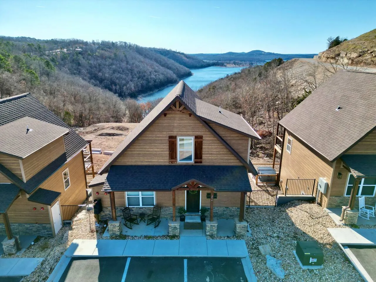 Lake Views, Pools/Outdoor Fireplace/TV and Hot Tub 8