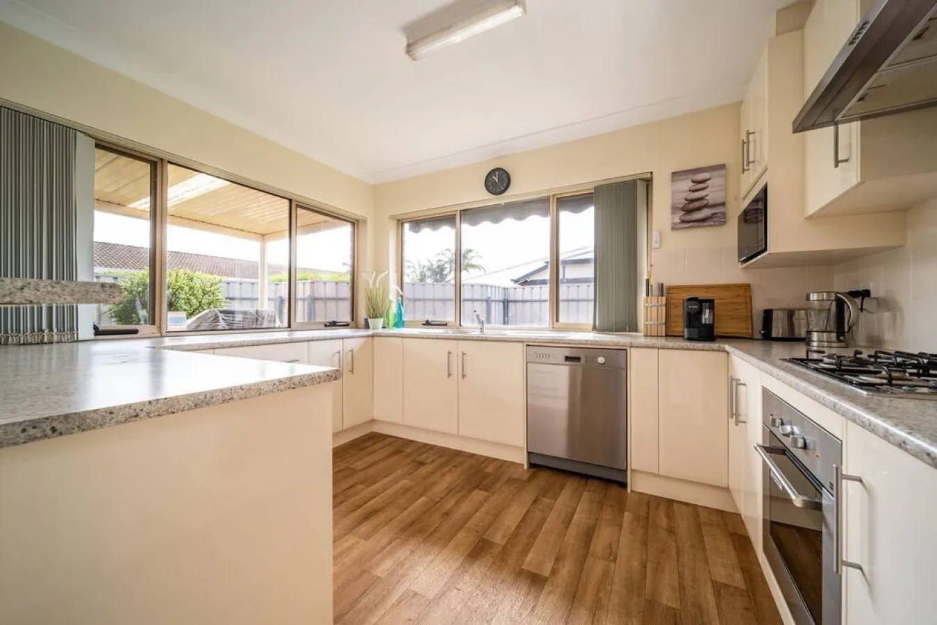 Captivating in Camden 2BR Wifi Parking 9