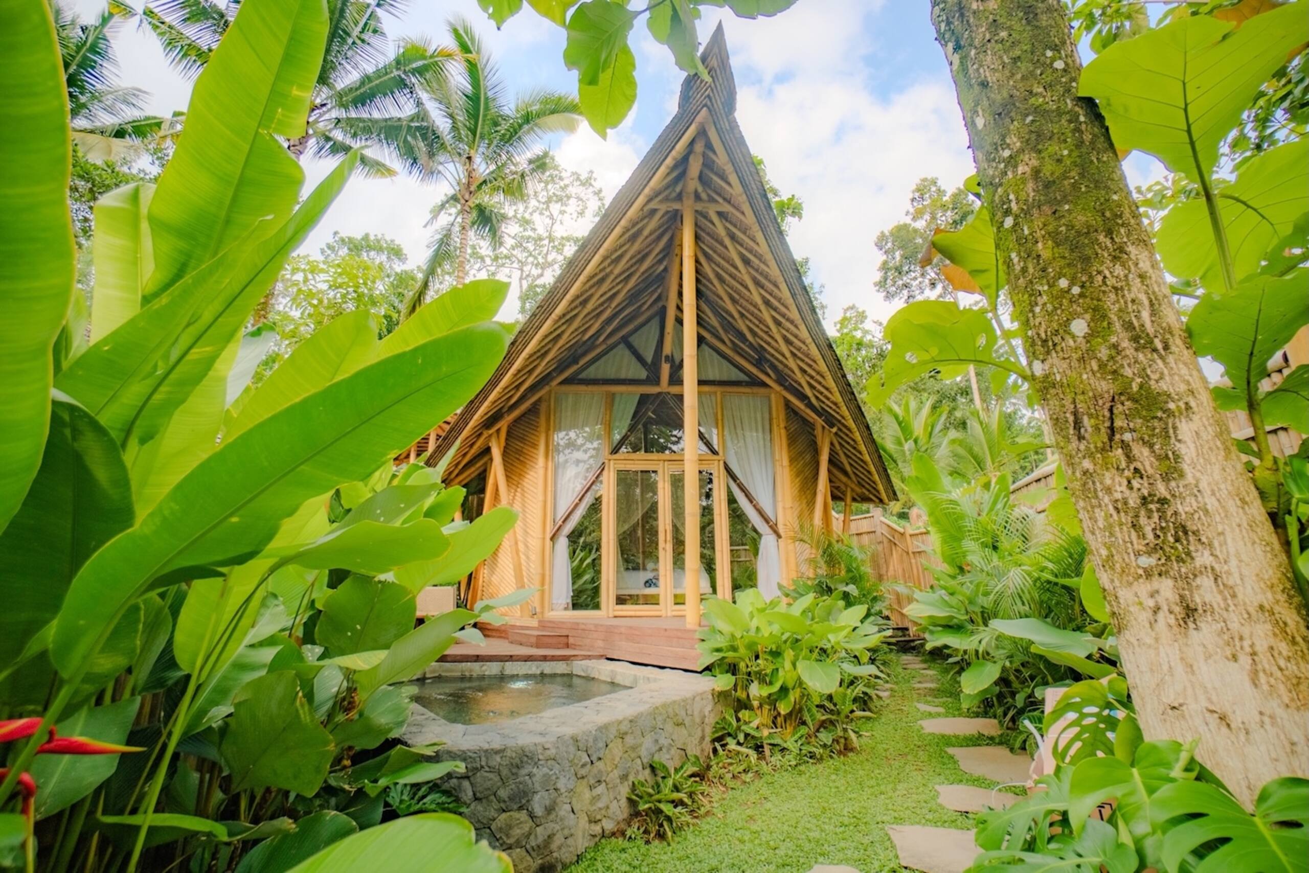 Atamendra-Private Bamboo Villa in Sidemen