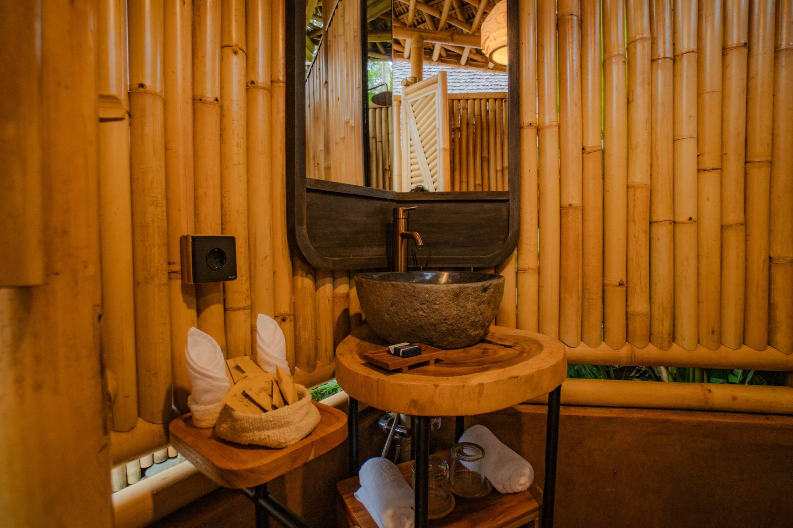 Atamendra-Private Bamboo Villa in Sidemen 12