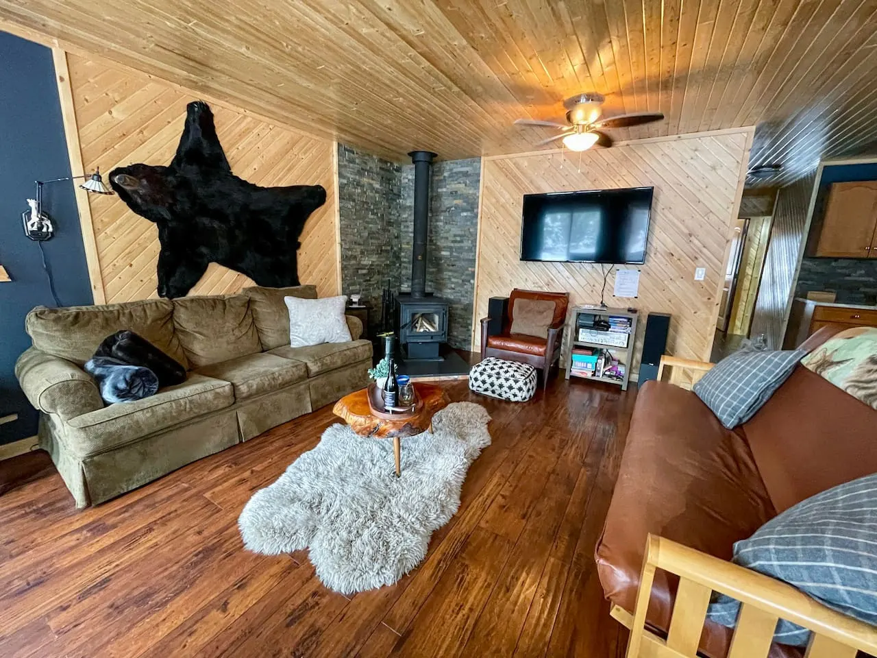Apex Mountain ~ Mountain Air Retreat ~ BC Reg#H158375995