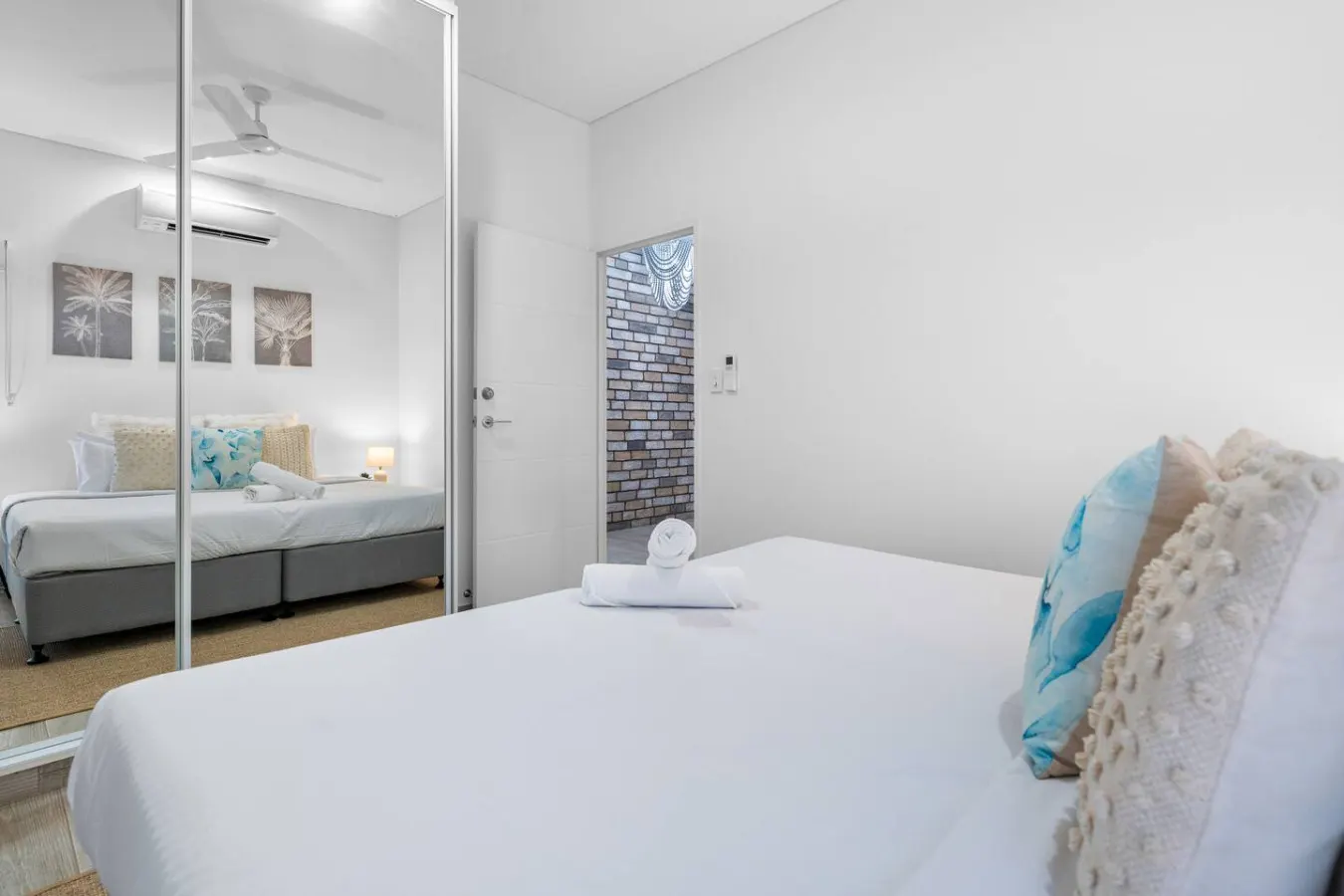 Zenhouse Solstice: Designer 4-BR Executive Retreat 10