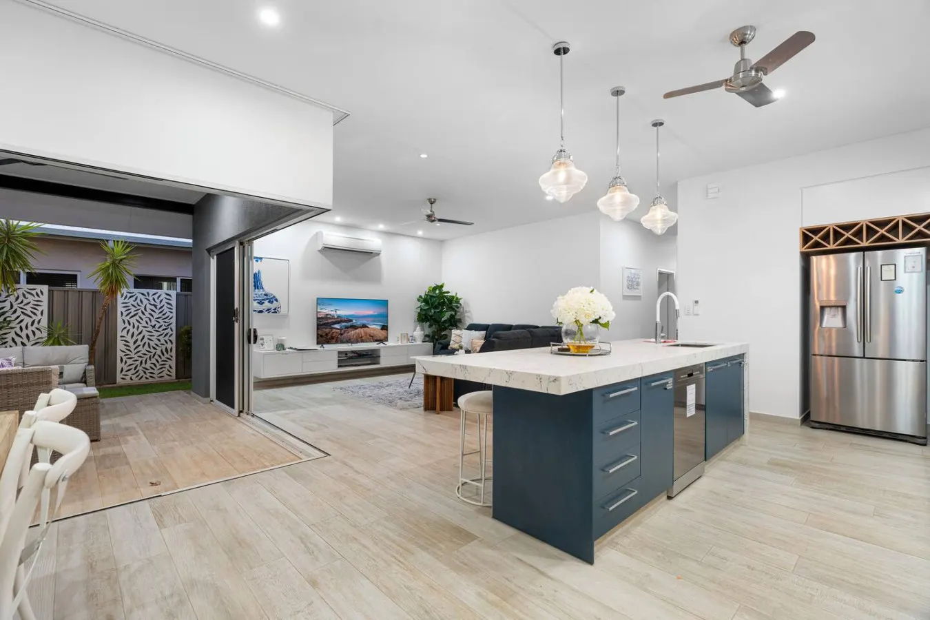 Zenhouse Solstice: Designer 4-BR Executive Retreat 20