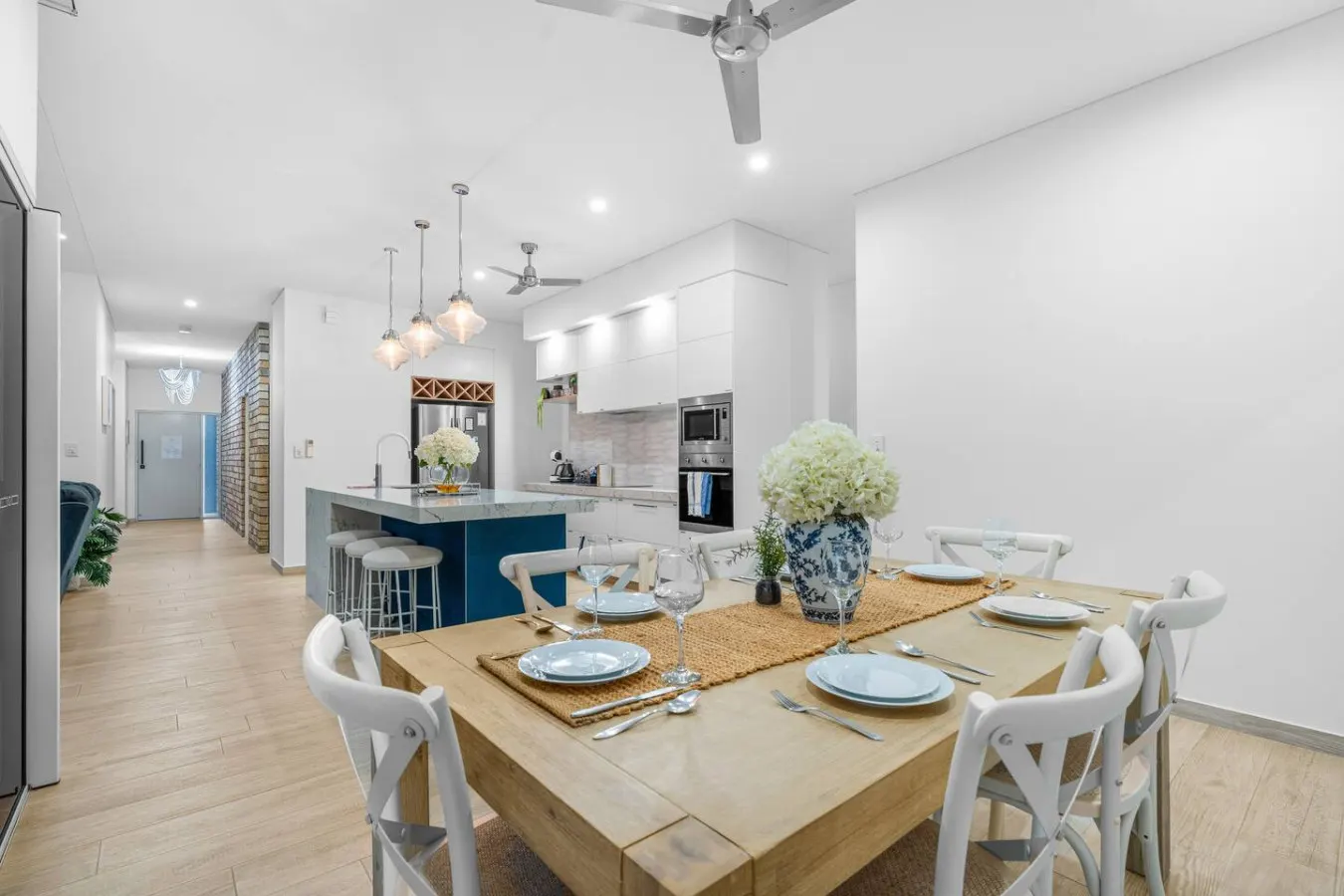 Zenhouse Solstice: Designer 4-BR Executive Retreat — photo 3