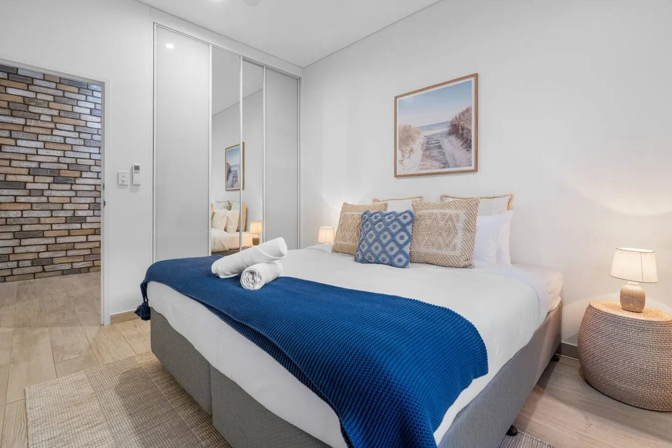 Zenhouse Solstice: Designer 4-BR Executive Retreat 8