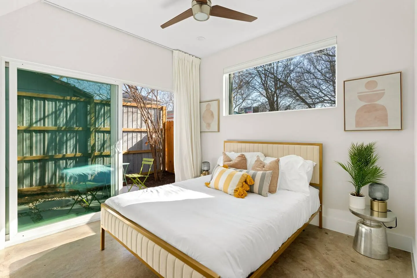 Private Patio Fast WiFi + TV Fire Pit 10