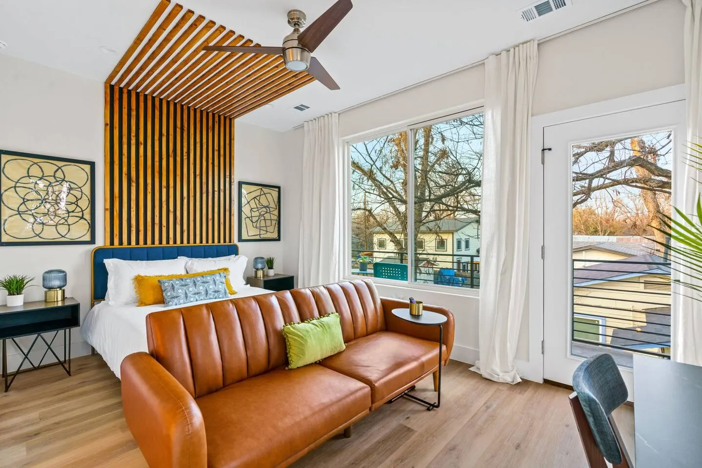 Private Patio Fast WiFi + TV Fire Pit 5