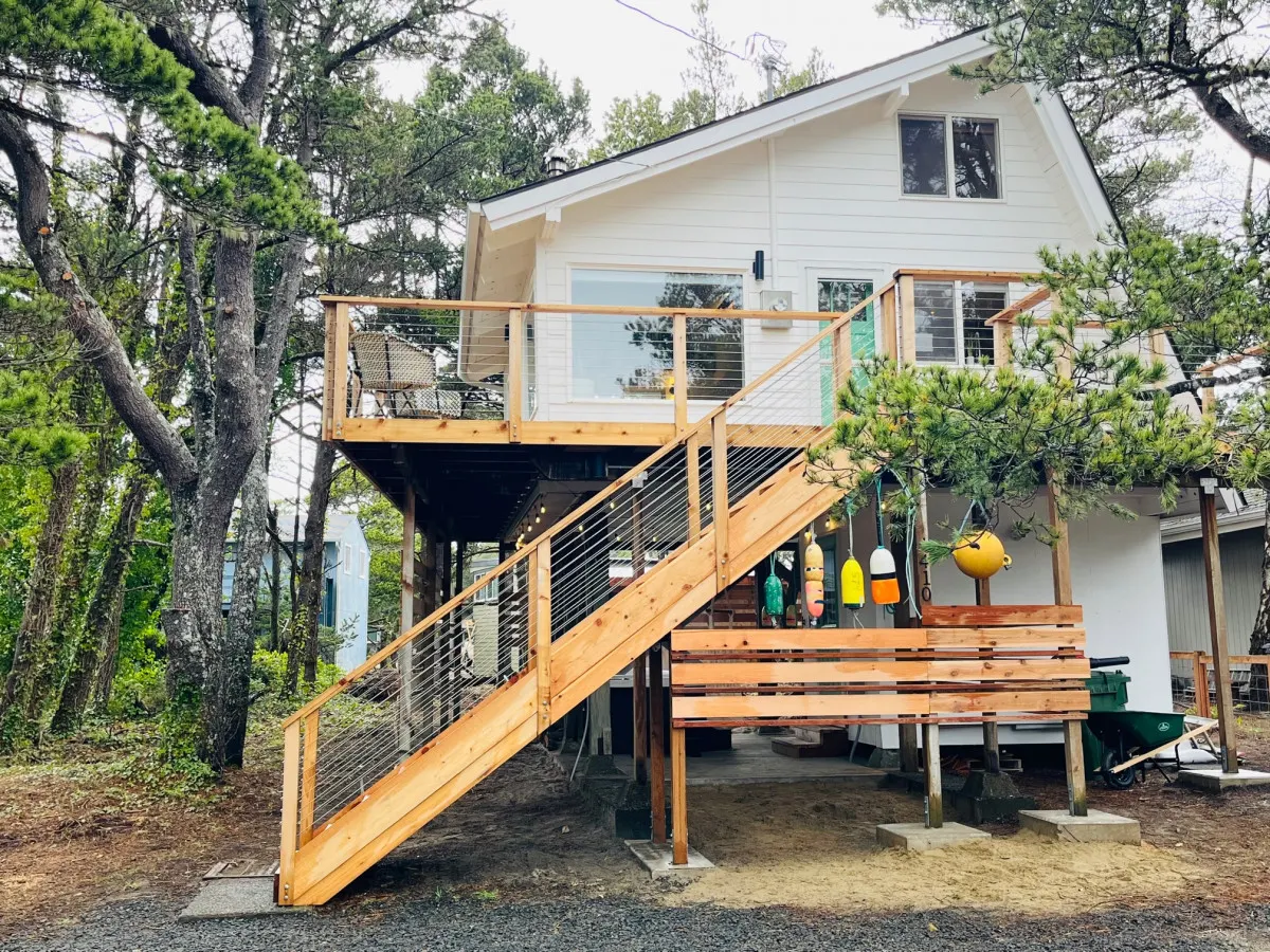 The Weekender in Neskowin| Steps to Beach | Hot Tub
