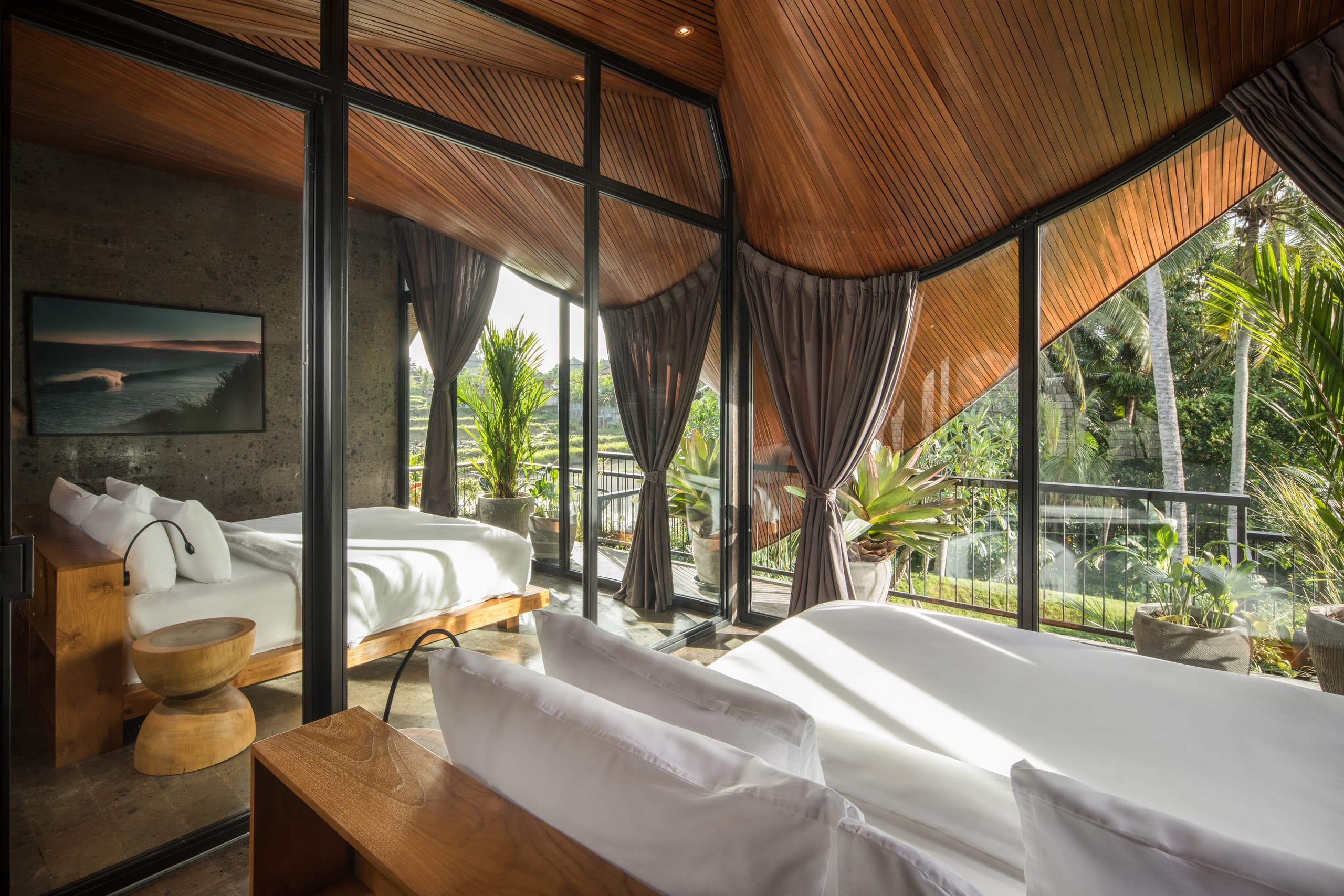 ALPHA HOUSE– Design villa w full concierge service 24