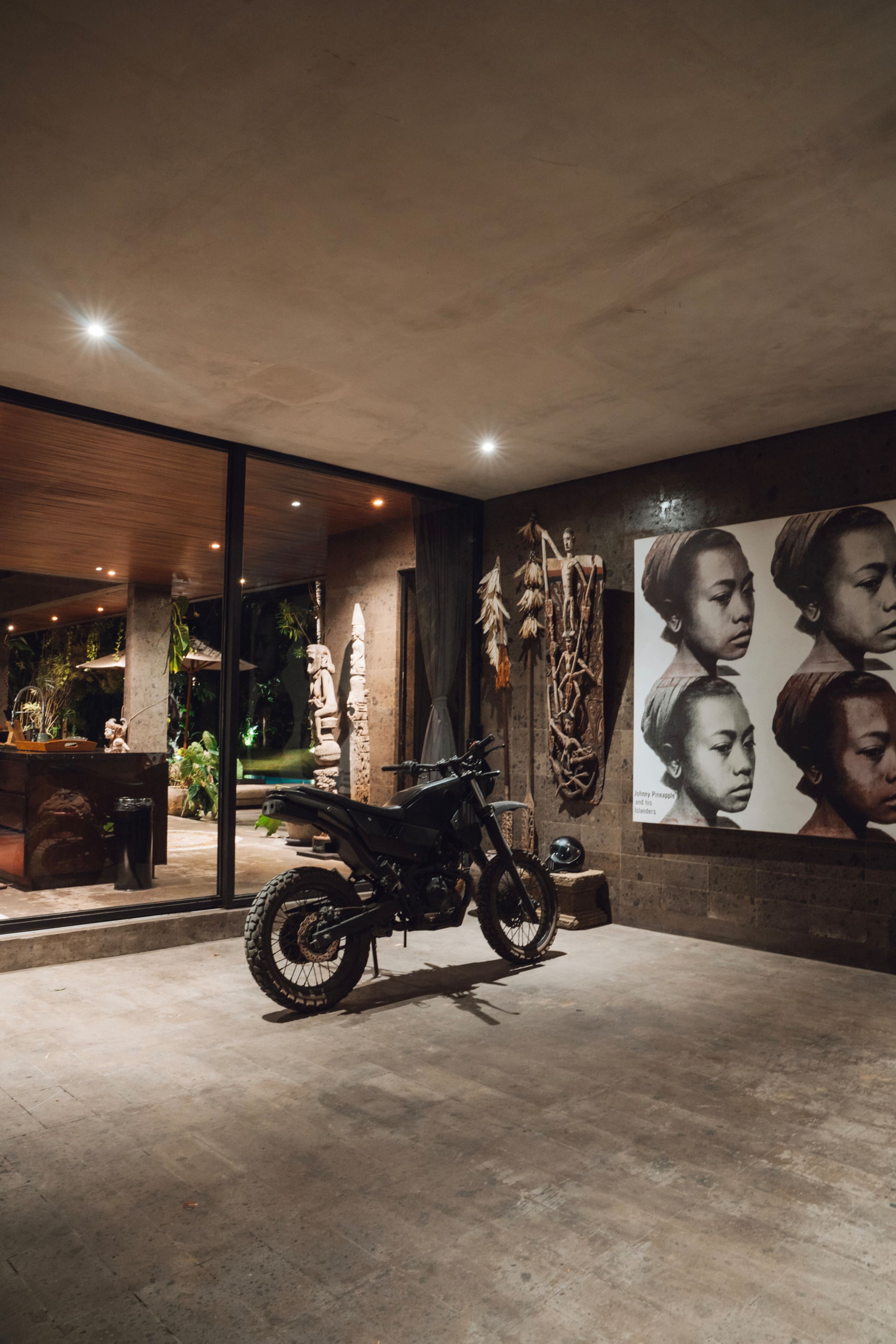ALPHA HOUSE– Design villa w full concierge service 40
