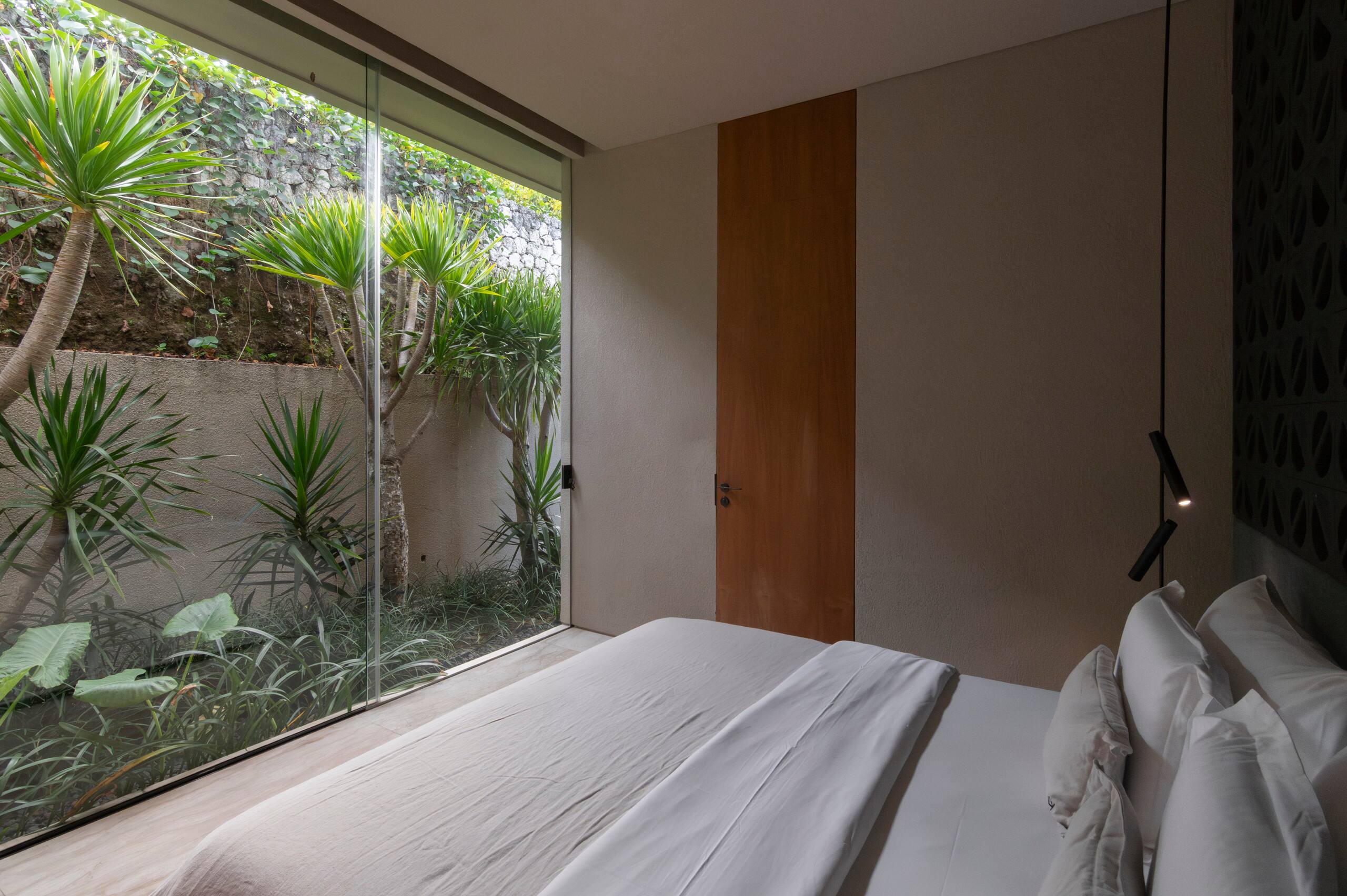 Spacious 4BR Villa 36