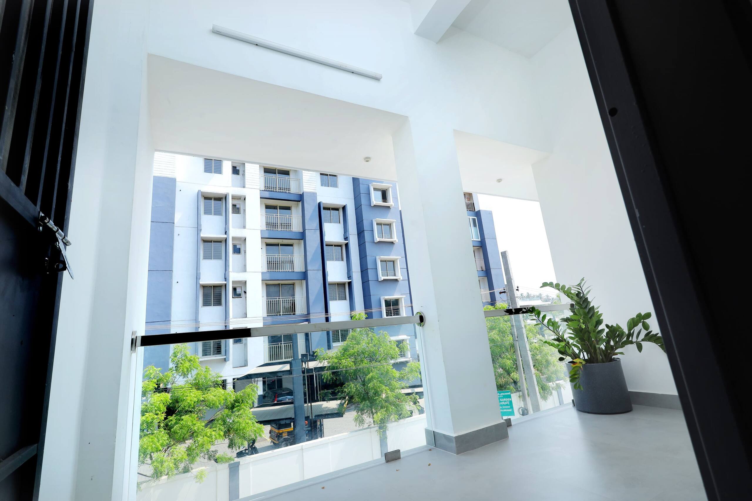Eazy Homes 12