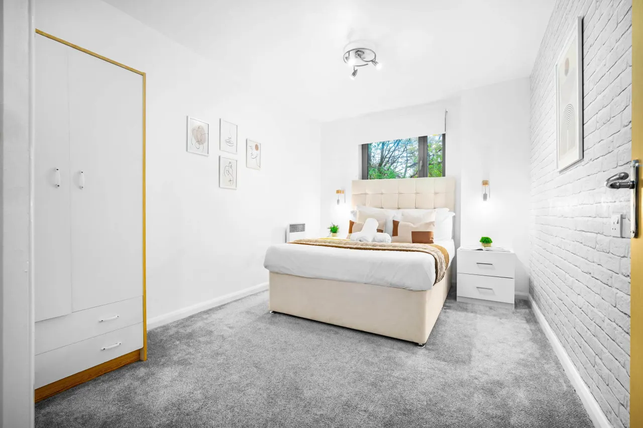 Stylish City Centre Apartment - Terrace - Netflix 16