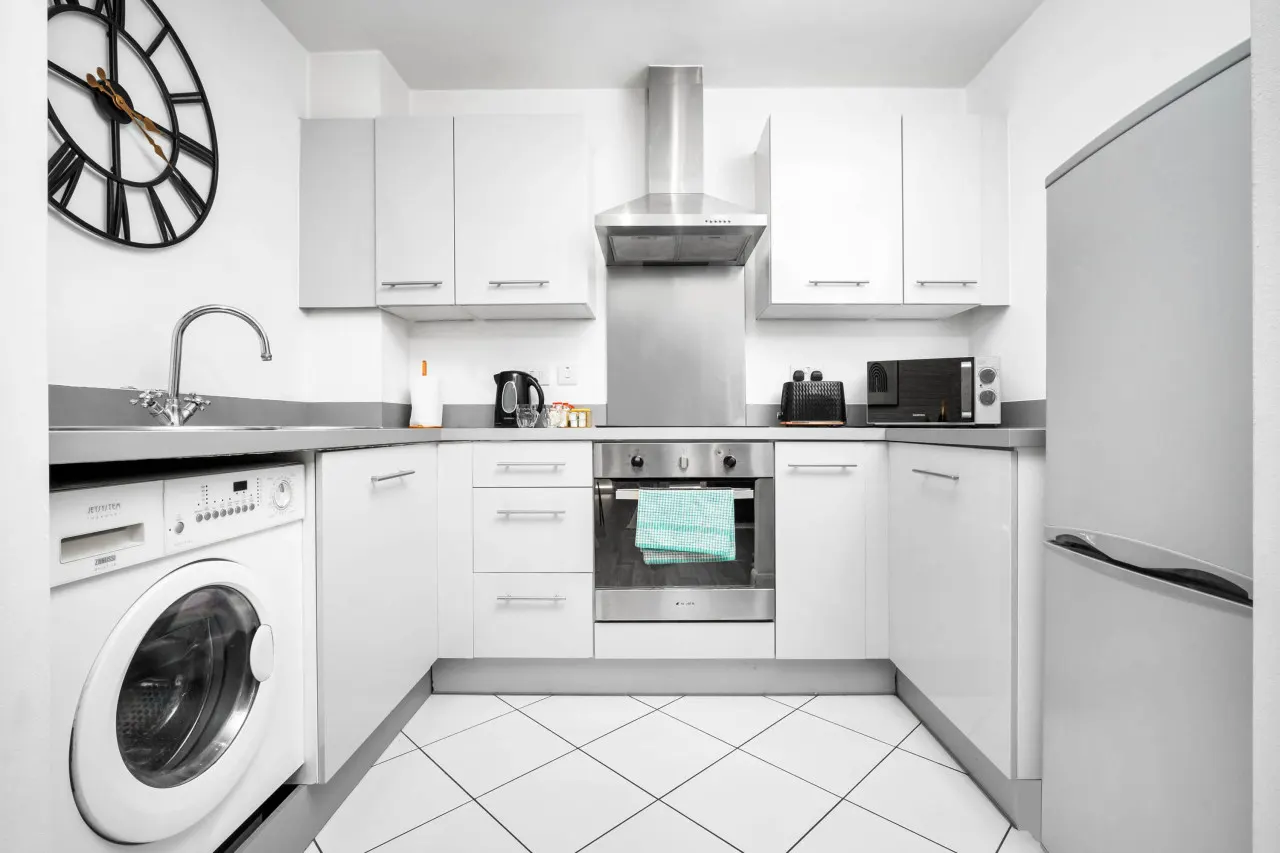 Stylish City Centre Apartment - Terrace - Netflix — photo 4