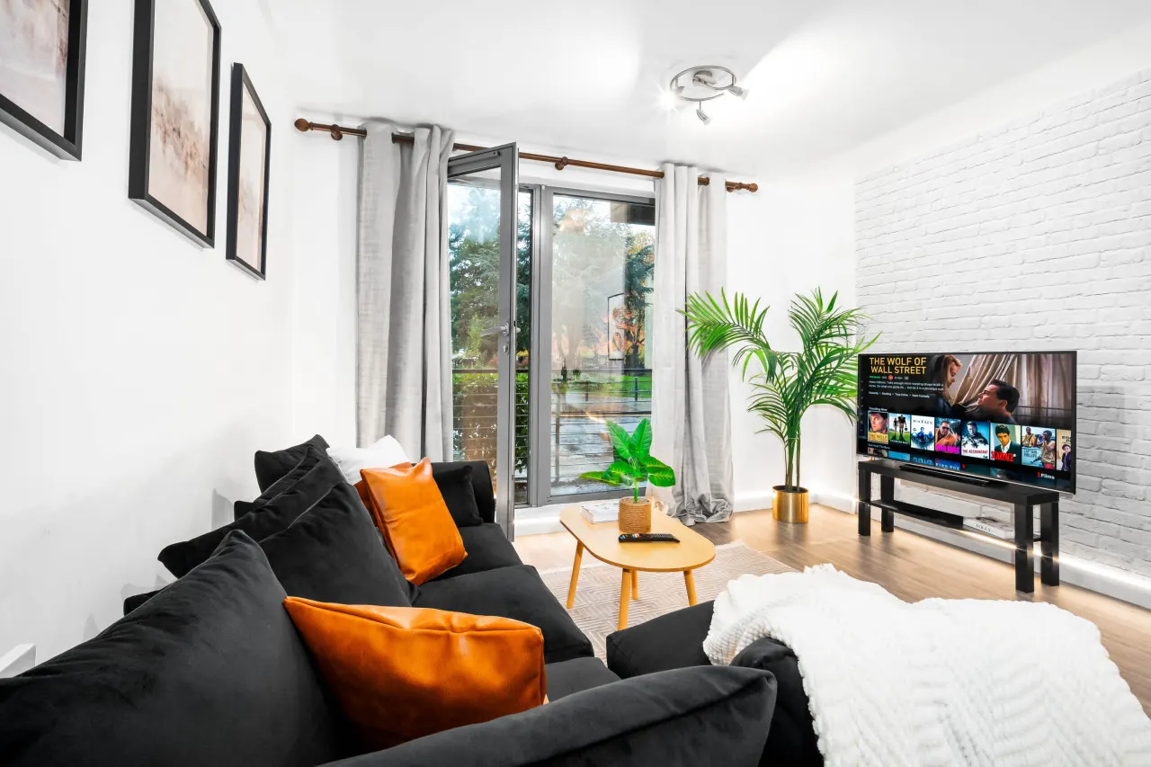 Stylish City Centre Apartment - Terrace - Netflix 6