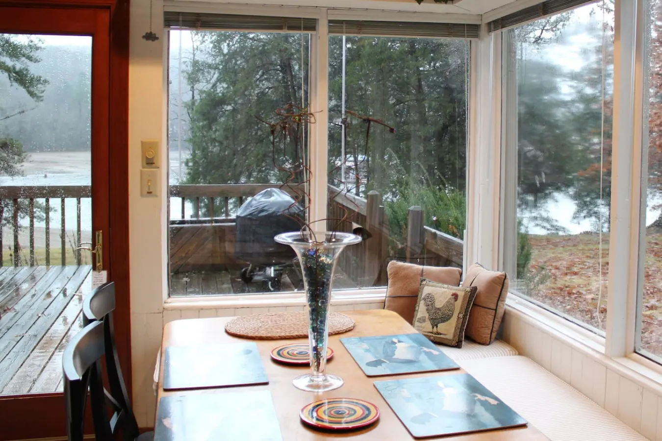 Lake Retreat the perfect cozy get away! 10