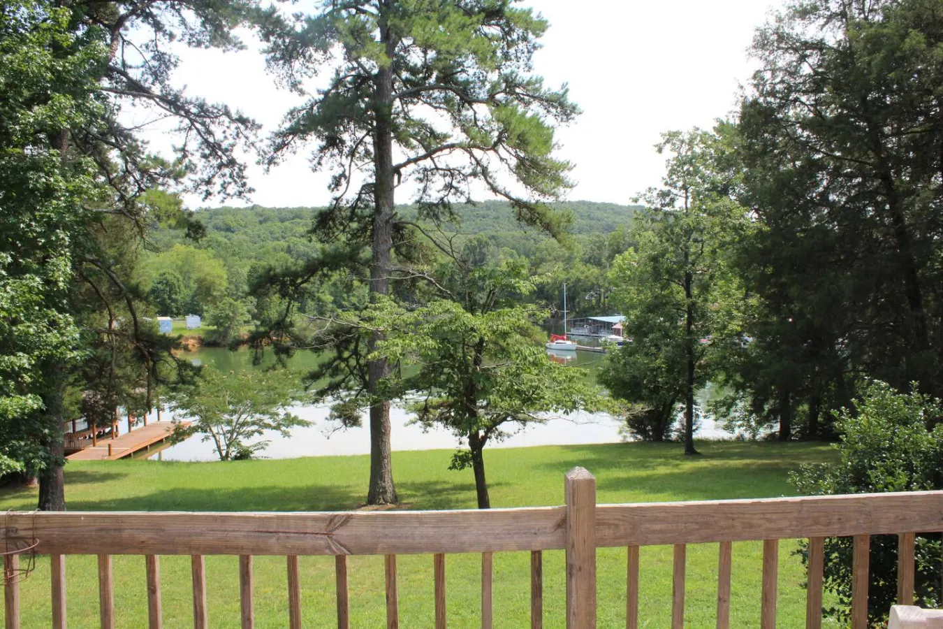 Lake Retreat the perfect cozy get away! 8