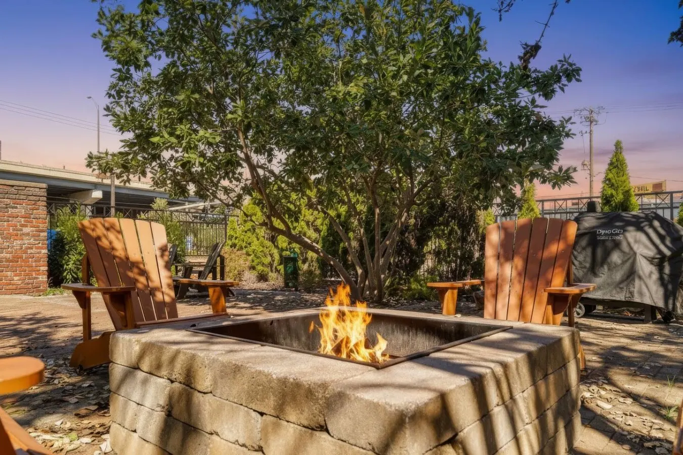 Modern Luxury Townhome Near Old City & Downtown 10